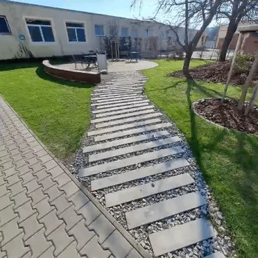 Komplexná starostlivosť o firemné areály Komplexná starostlivosť o firemné areály