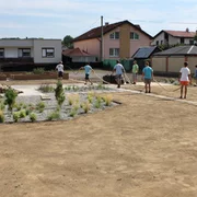 Realizácia trávnika a výsadby v záhrade