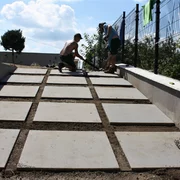 Záhradné chodníky v záhrade